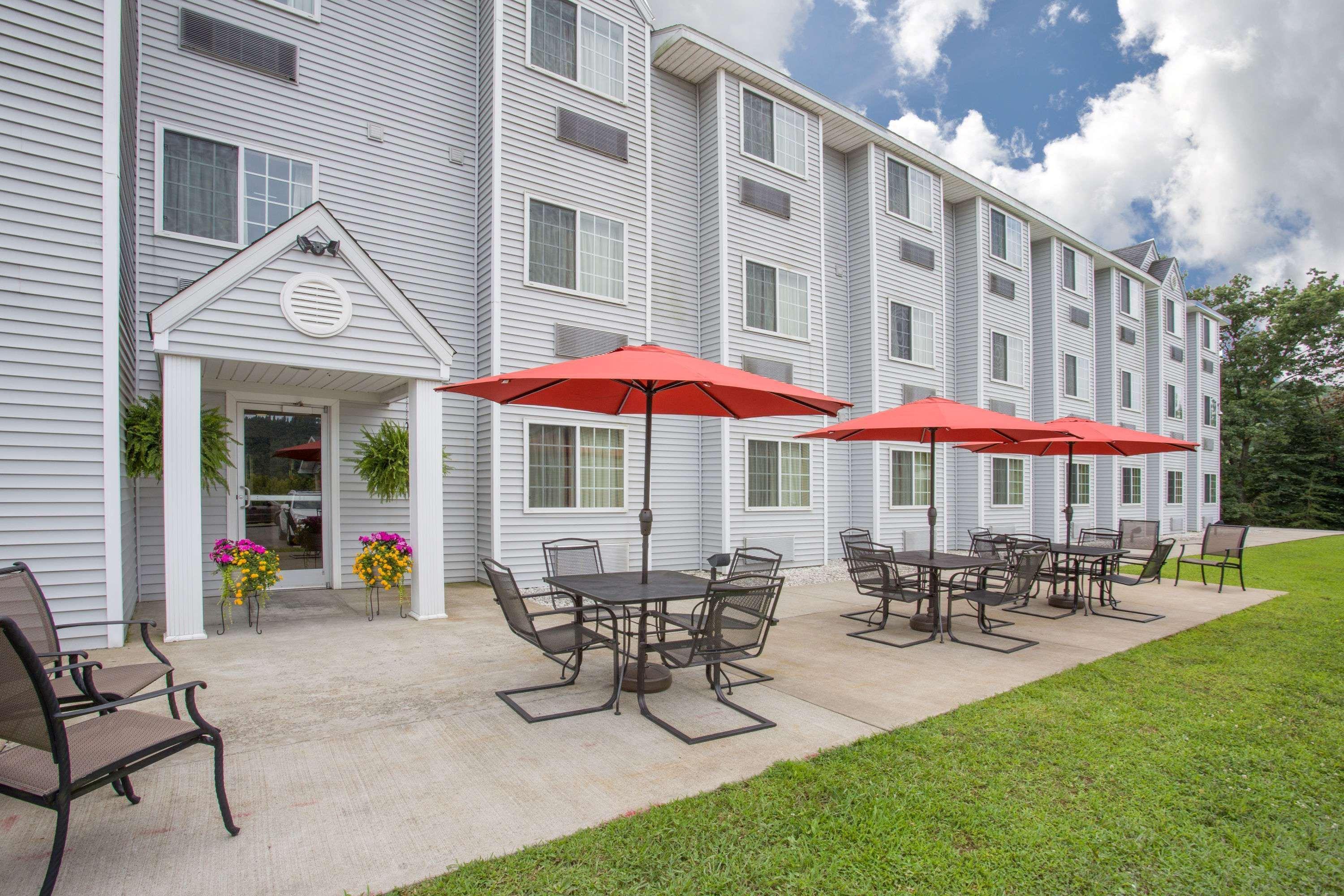 Microtel Inn And Suites Gassaway Exterior foto